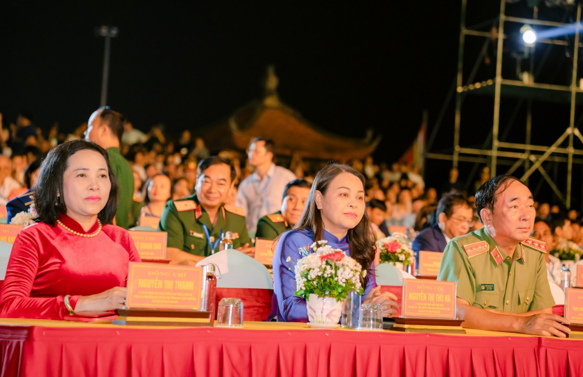 Ninh Bình: Long trọng tổ chức kỷ niệm 1.100 năm ngày sinh Đinh Tiên Hoàng Đế Ninh Bình: Long trọng tổ chức kỷ niệm 1.100 năm ngày sinh Đinh Tiên Hoàng Đế