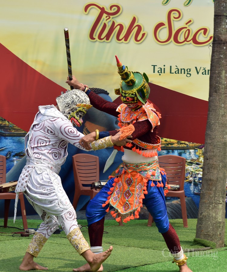 Tưng bừng Ngày Văn hóa Sóc Trăng tại Hà Nội Tưng bừng Ngày Văn hóa Sóc Trăng tại Hà Nội