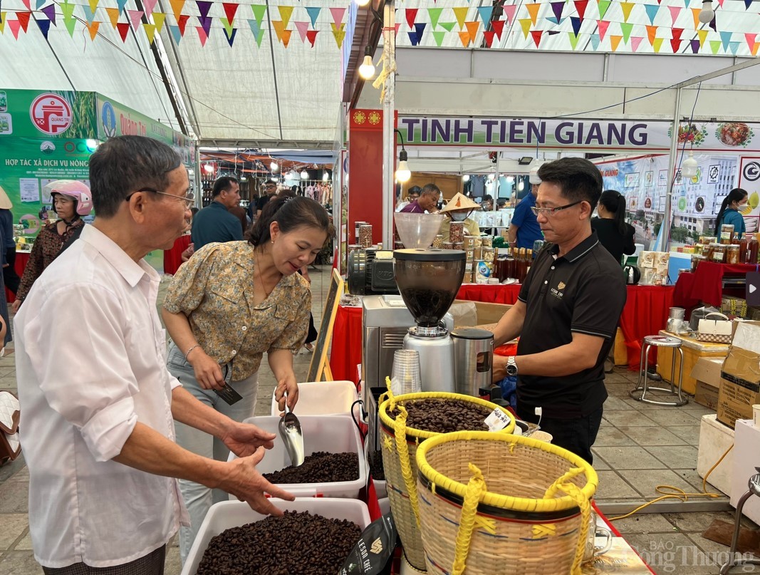 Điện Biên: Nhiều sản phẩm “cháy hàng” tại Hội chợ Công Thương Tây Bắc - Điện Biên