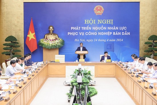 hoi nghi phat trien nguon nhan luc phuc vu cong nghiep ban dan