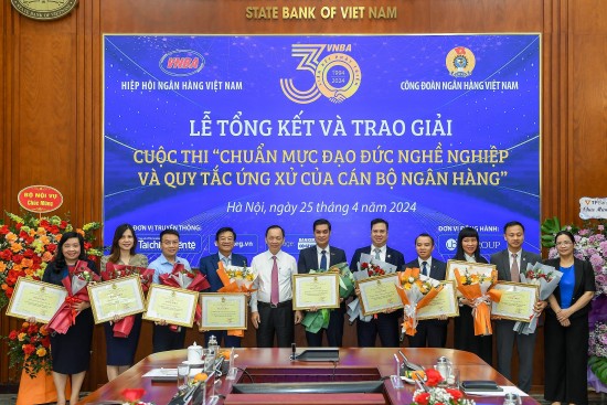 Trao giải cuộc thi Chuẩn mực đạo đức nghề nghiệp ngành ngân hàng