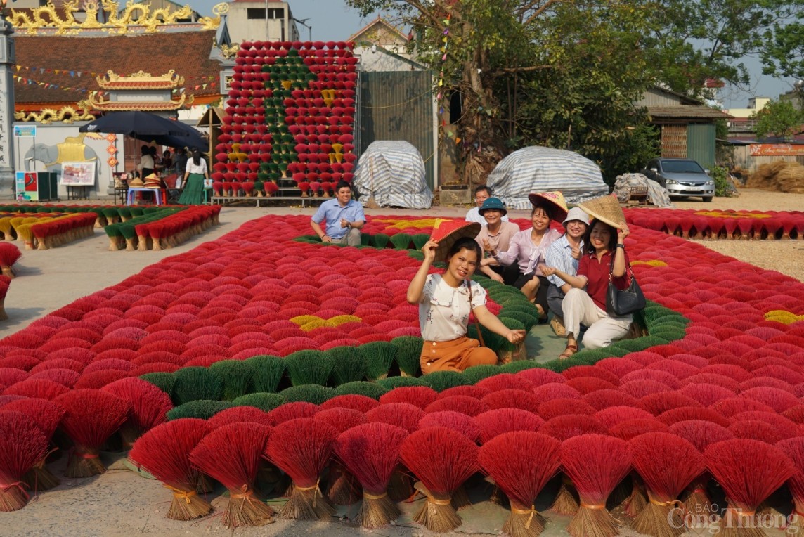Hà Nội: Làng hương trăm tuổi mạnh mẽ chuyển mình trong thời kỳ hội nhập Hà Nội: Làng hương trăm tuổi mạnh mẽ chuyển mình trong thời kỳ hội nhập