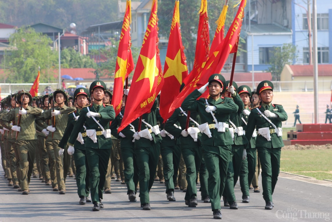 Không quân bay luyện tập chào mừng Lễ kỷ niệm 70 năm Chiến thắng Điện Biên Phủ