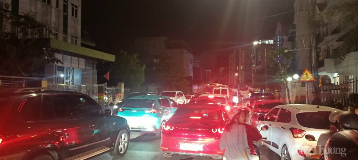 "Biển người" chật cứng tại lễ khai mạc Carnaval Hạ Long 2024 "Biển người" chật cứng tại lễ khai mạc Carnaval Hạ Long 2024