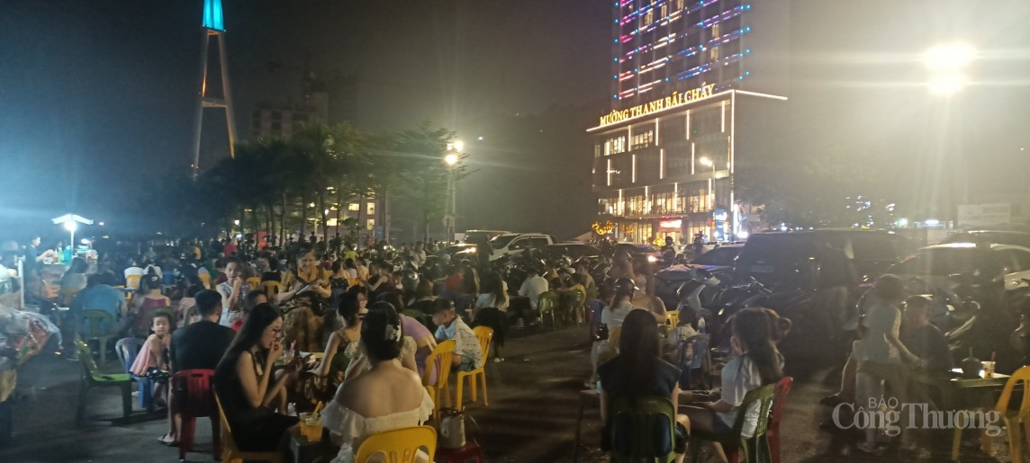"Biển người" chật cứng tại lễ khai mạc Carnaval Hạ Long 2024 "Biển người" chật cứng tại lễ khai mạc Carnaval Hạ Long 2024