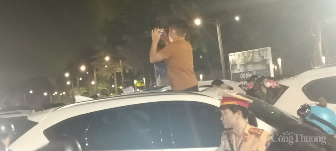 "Biển người" chật cứng tại lễ khai mạc Carnaval Hạ Long 2024 "Biển người" chật cứng tại lễ khai mạc Carnaval Hạ Long 2024