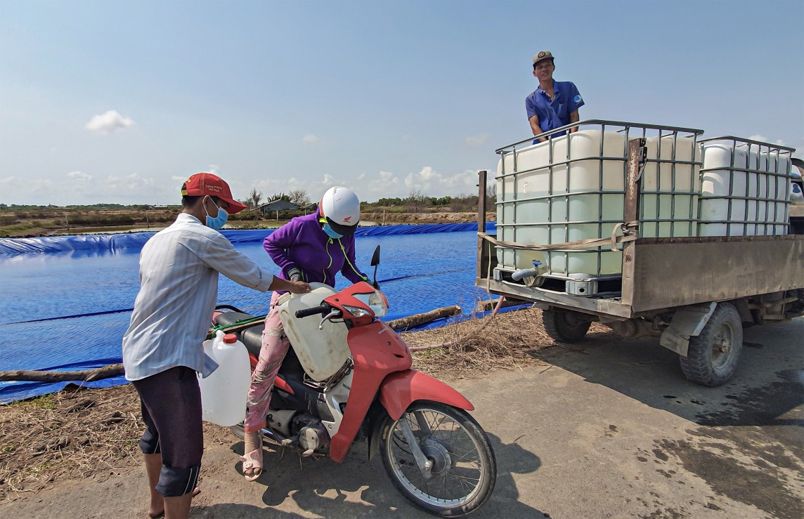 Thiếu hụt nước sinh hoạt mùa hạn mặn: Đã đến lúc người dân cần chủ động ứng phó