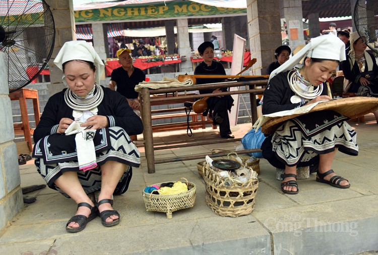 Trải nghiệm “Sắc màu phiên chợ non nước Cao Bằng