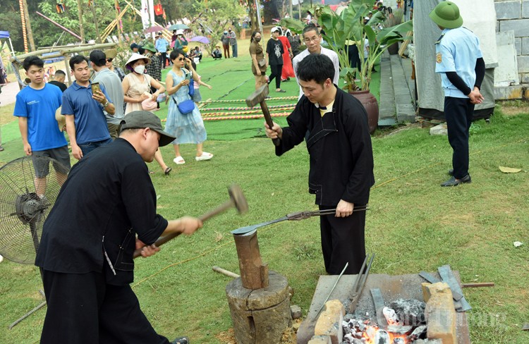 Trải nghiệm “Sắc màu phiên chợ non nước Cao Bằng