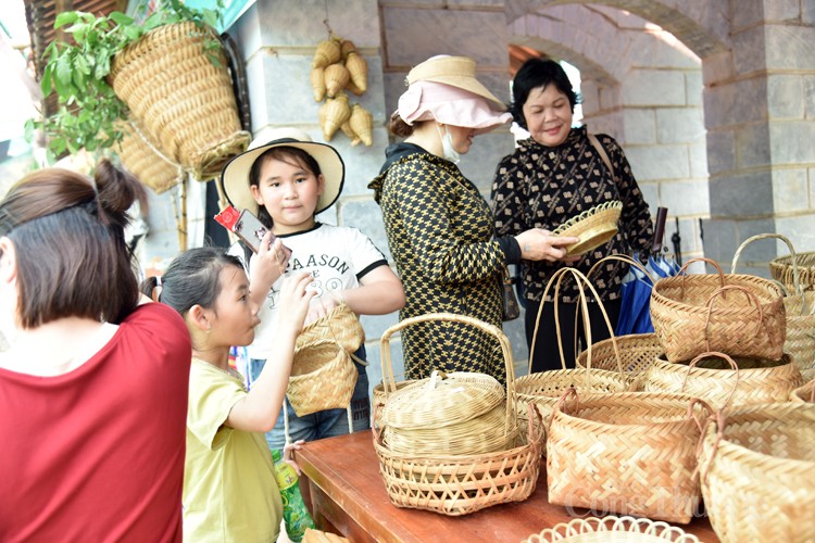 Trải nghiệm “Sắc màu phiên chợ non nước Cao Bằng