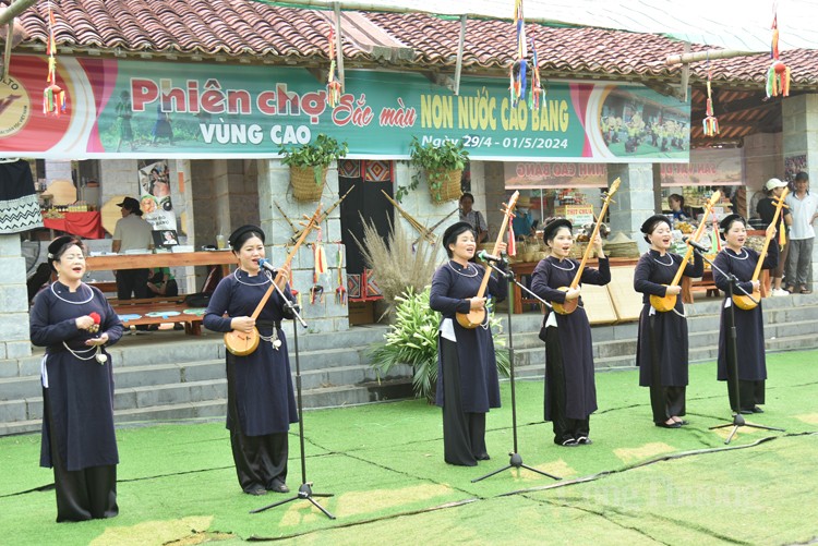 Trải nghiệm “Sắc màu phiên chợ non nước Cao Bằng