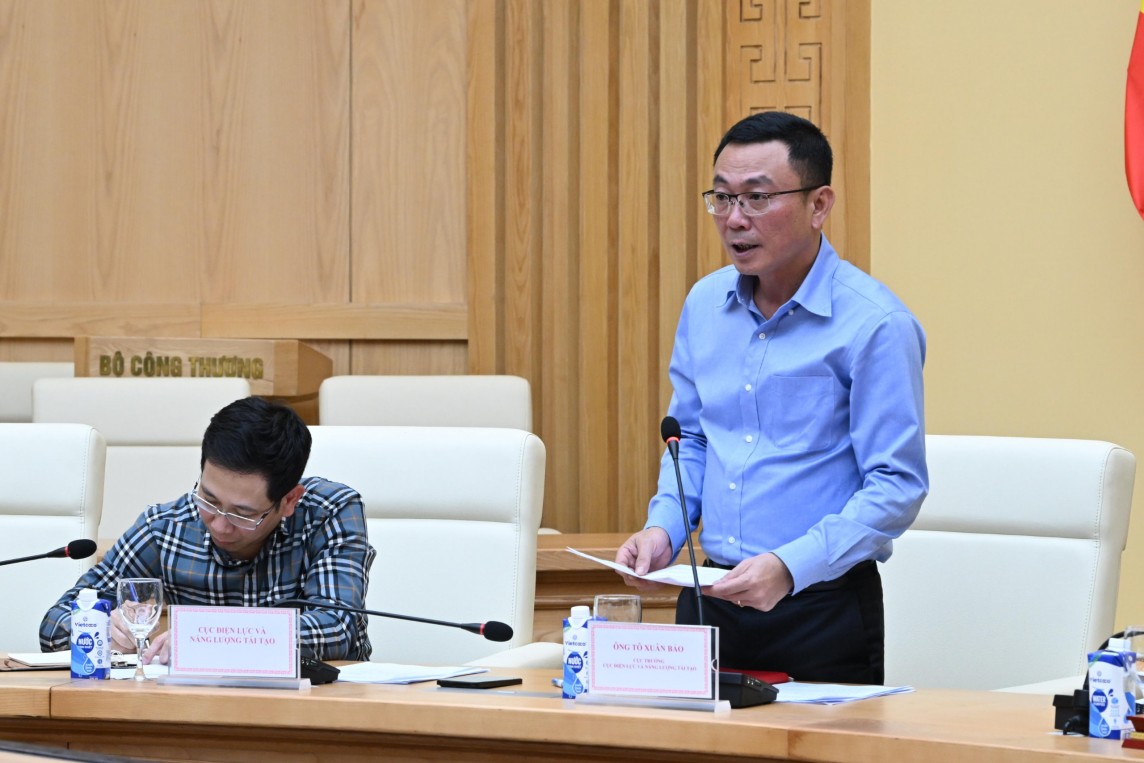 Chùm ảnh: Bộ trưởng Nguyễn Hồng Diên chủ trì Hội thảo tham vấn về phát triển điện mặt trời mái nhà Chùm ảnh: Bộ trưởng Nguyễn Hồng Diên chủ trì Hội thảo tham vấn về phát triển điện mặt trời mái nhà
