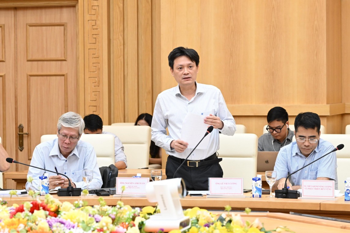 Chùm ảnh: Bộ trưởng Nguyễn Hồng Diên chủ trì Hội thảo tham vấn về phát triển điện mặt trời mái nhà Chùm ảnh: Bộ trưởng Nguyễn Hồng Diên chủ trì Hội thảo tham vấn về phát triển điện mặt trời mái nhà