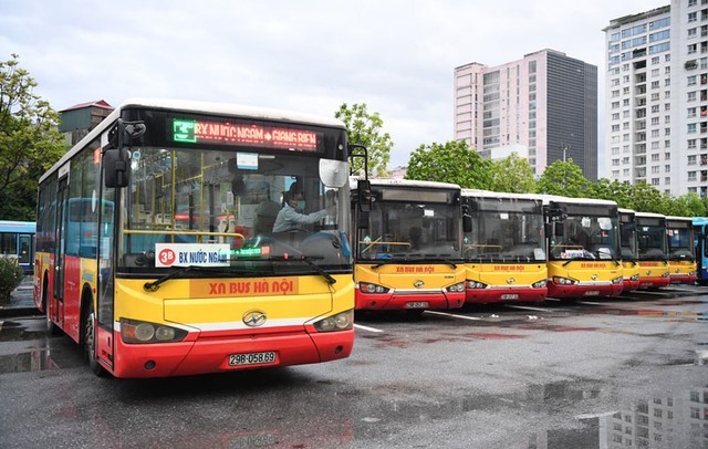 Thẻ vé điện tử là một trong những giải pháp quan trọng nhằm hướng tới thành phố thông minh, đem lại nhiều lợi ích cho thành phố và người tham gia giao thông cộng cộng. Ảnh  suckhoedoisong.vn