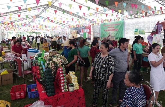 thanh hoa khai mac phien cho thuc pham an toan nam 2024
