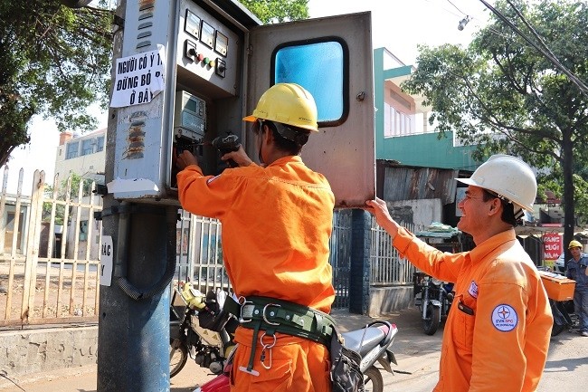 Kiên quyết không để thiếu điện trong thời gian cao điểm nắng nóng