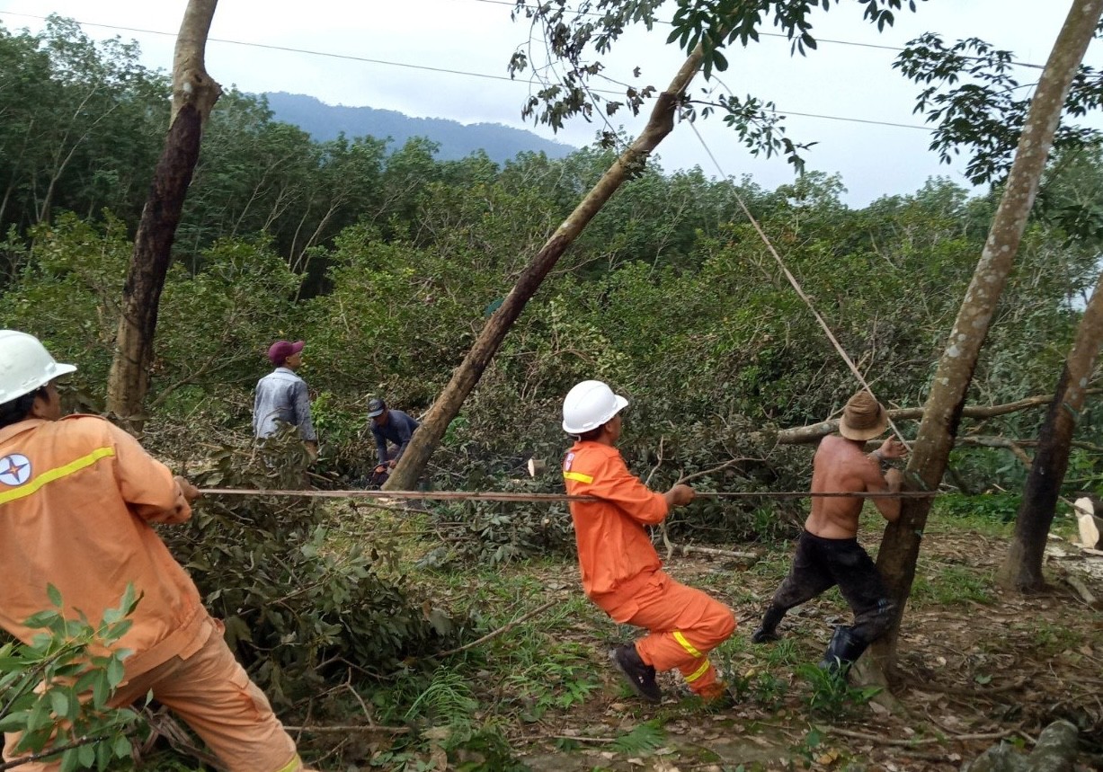 Bài 1: Căng mình đảm bảo vận hành an toàn lưới điện truyền tải