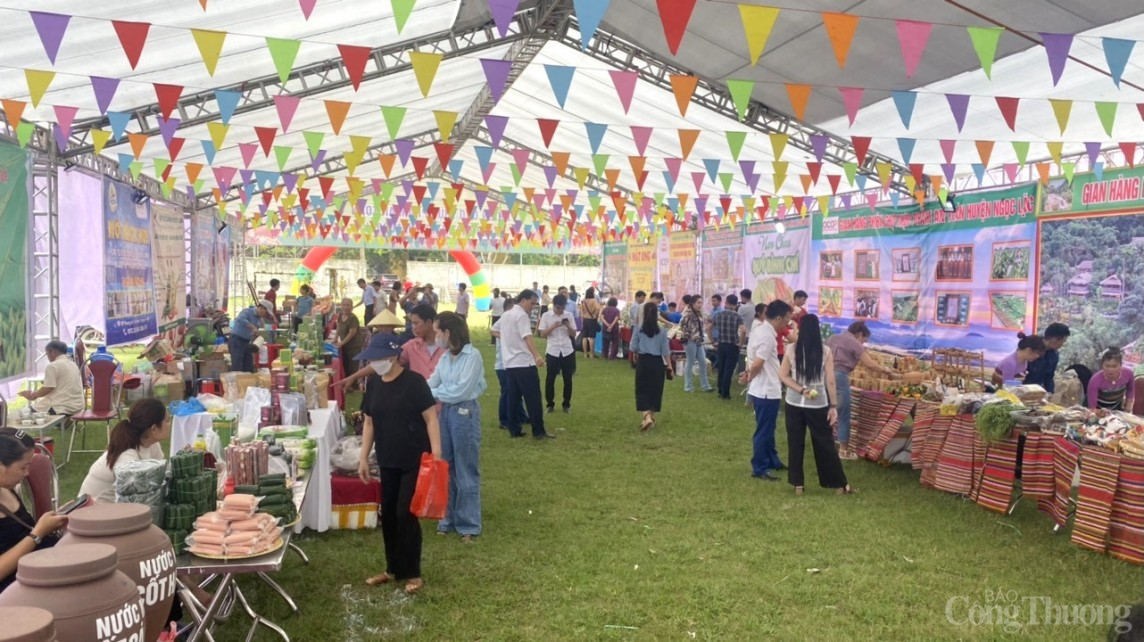 Thanh Hóa: Hàng loạt sản phẩm OCOP hội tụ tại Phiên chợ thực phẩm an toàn năm 2024 Thanh Hóa: Hàng loạt sản phẩm OCOP hội tụ tại Phiên chợ thực phẩm an toàn năm 2024