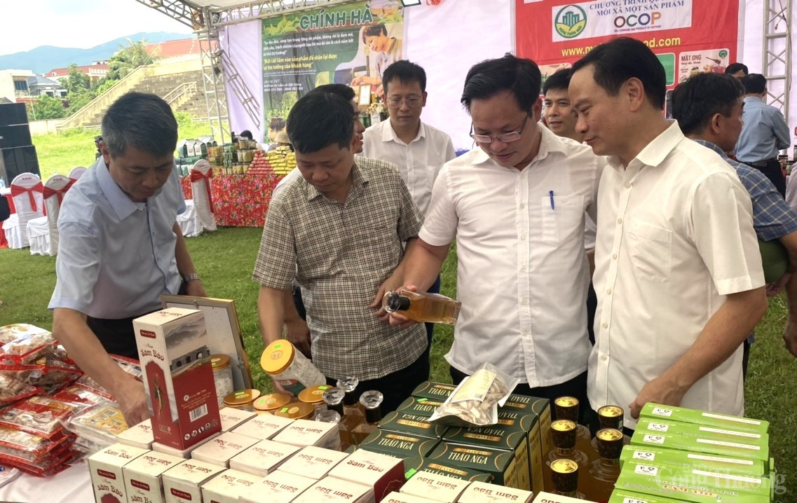 Thanh Hóa: Hàng loạt sản phẩm OCOP hội tụ tại Phiên chợ thực phẩm an toàn năm 2024 Thanh Hóa: Hàng loạt sản phẩm OCOP hội tụ tại Phiên chợ thực phẩm an toàn năm 2024