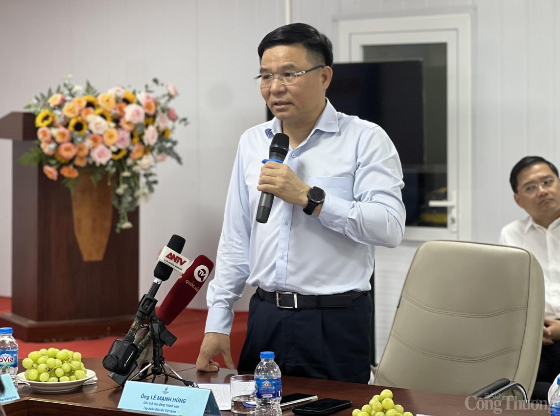 Chùm ảnh: Bộ trưởng Nguyễn Hồng Diên kiểm tra tiến độ Nhà máy nhiệt điện Nhơn Trạch 3, 4 Chùm ảnh: Bộ trưởng Nguyễn Hồng Diên kiểm tra tiến độ Nhà máy nhiệt điện Nhơn Trạch 3, 4