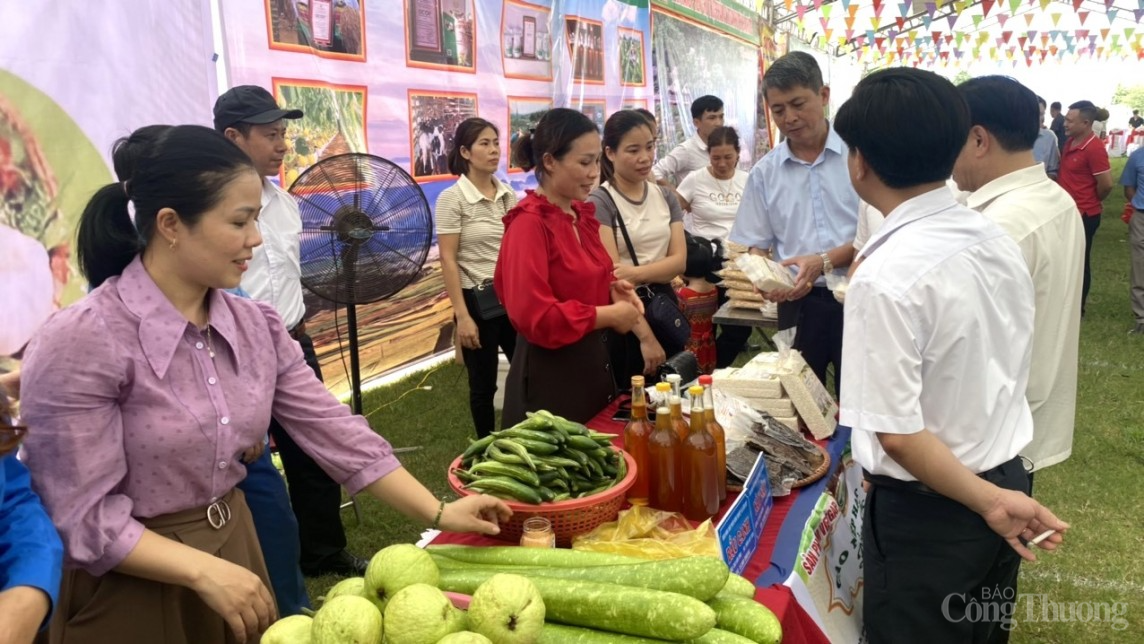 Thanh Hóa: Hàng loạt sản phẩm OCOP hội tụ tại Phiên chợ thực phẩm an toàn năm 2024