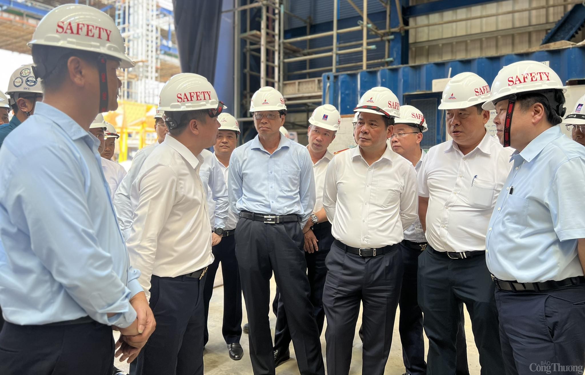 Chùm ảnh: Bộ trưởng Nguyễn Hồng Diên kiểm tra tiến độ Nhà máy nhiệt điện Nhơn Trạch 3, 4 Chùm ảnh: Bộ trưởng Nguyễn Hồng Diên kiểm tra tiến độ Nhà máy nhiệt điện Nhơn Trạch 3, 4