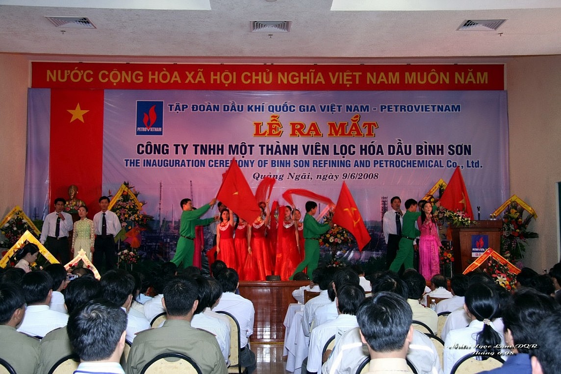 Ngày 9/5/2008, Tập đoàn Dầu khí Việt Nam (Petrovietnam) đã ban hành Quyết định số 1018/QĐ-DKVN về việc thành lập Công ty TNHH Một thành viên Lọc - Hóa dầu Bình Sơn. Đến ngày 9/6/2008, Petrovietnam đã tổ chức lễ ra mắt Công ty TNHH Lọc hóa dầu Bình Sơn (nay là Công ty cổ phần Lọc hóa dầu Bình Sơn – BSR).