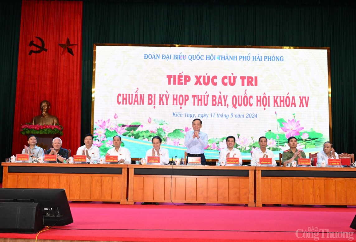Bộ trưởng Nguyễn Hồng Diên và Đoàn đại biểu Quốc hội thành phố Hải Phòng tiếp xúc cử tri