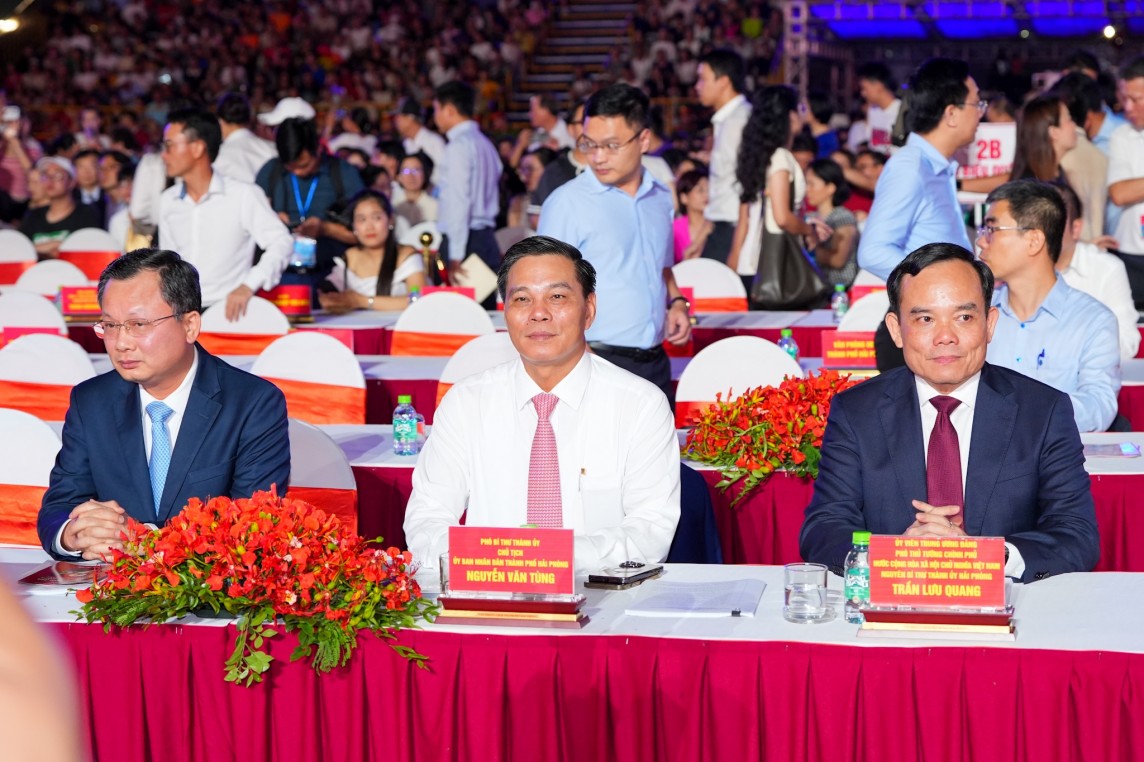 Hải Phòng: Rực sáng pháo hoa Lễ hội Hoa Phượng Đỏ 2024 – Bừng sáng miền di sản 2024 Hải Phòng: Rực sáng pháo hoa Lễ hội Hoa Phượng Đỏ 2024 – Bừng sáng miền di sản 2024