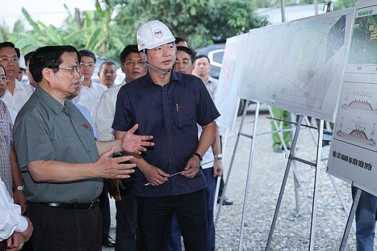 Thủ tướng: Tháng 5 phải hoàn thành dứt điểm mặt bằng, vật liệu cho cao tốc Châu Đốc -  Sóc Trăng