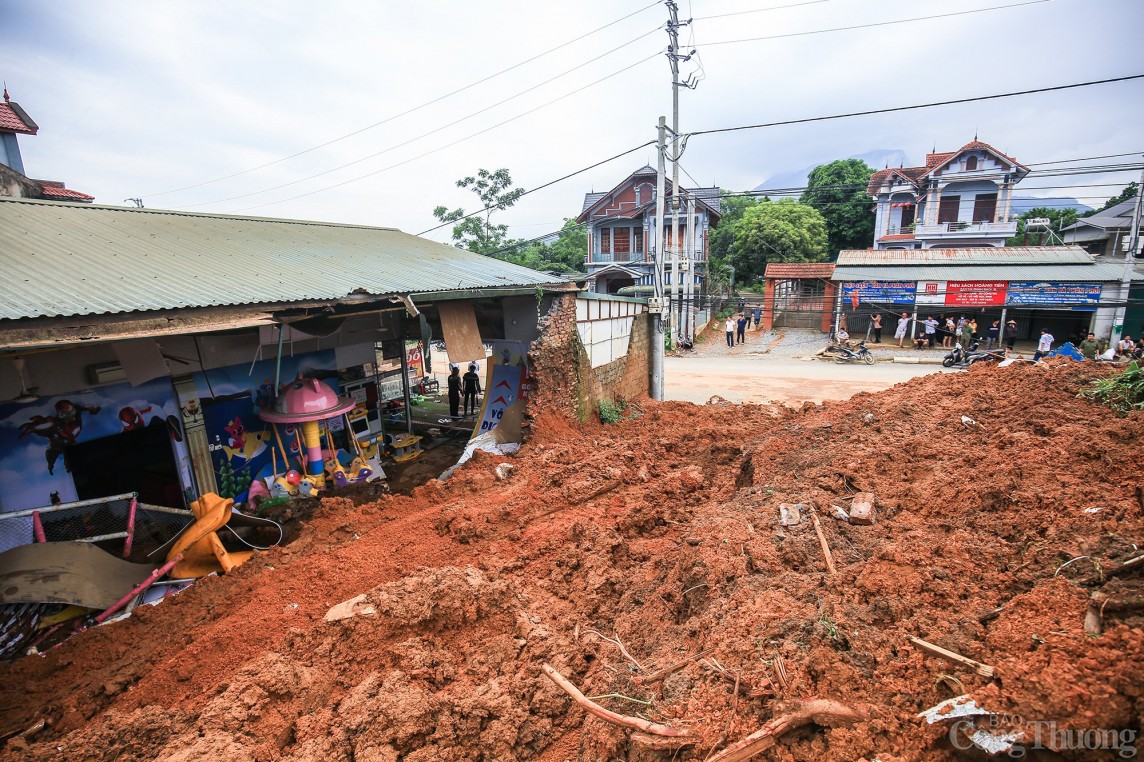 Hà Nội: Làm rõ trách nhiệm trong vụ sập tường khiến 3 bé gái tử vong