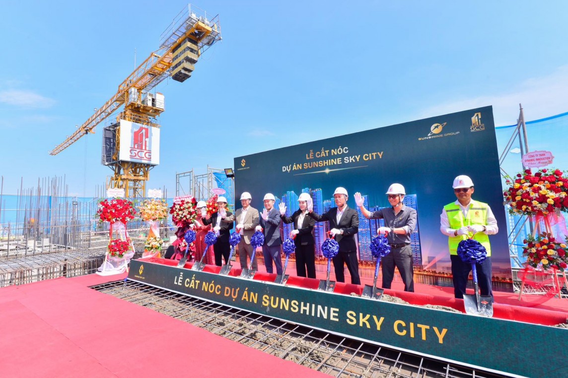 Tổ hợp căn hộ ‘chuẩn khách sạn ven sông Sài Gòn’ - Sunshine Sky City cất nóc toà S4