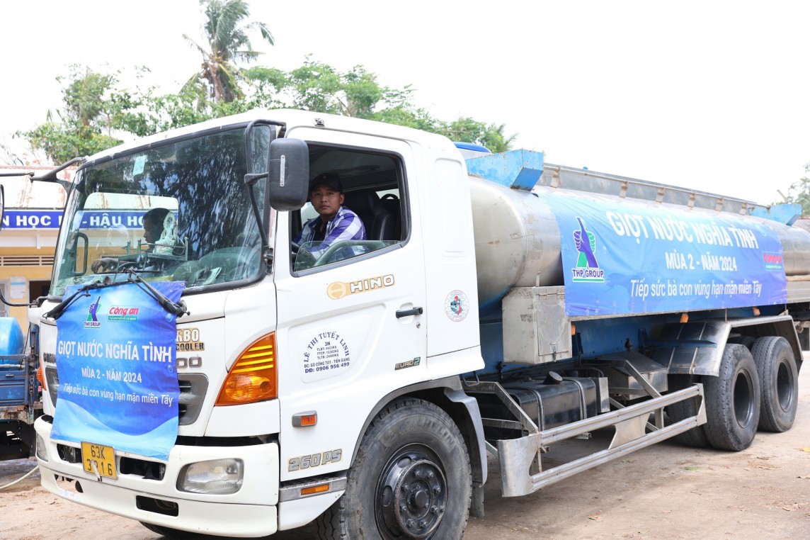 Những “Giọt nước nghĩa tình” giữa cao điểm hạn mặn tại miền Tây
