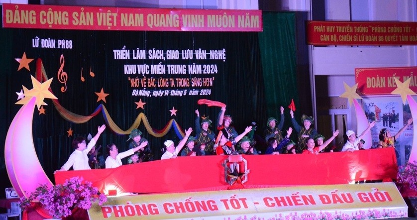 Binh chủng Hóa học: Tổ chức Triển lãm, trưng bày sách về chủ đề Chủ tịch Hồ Chí Minh