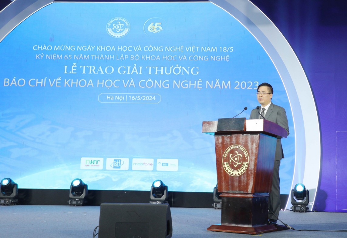 Thứ trưởng Bộ Khoa học và Công nghệ Nguyễn Hoàng Giang