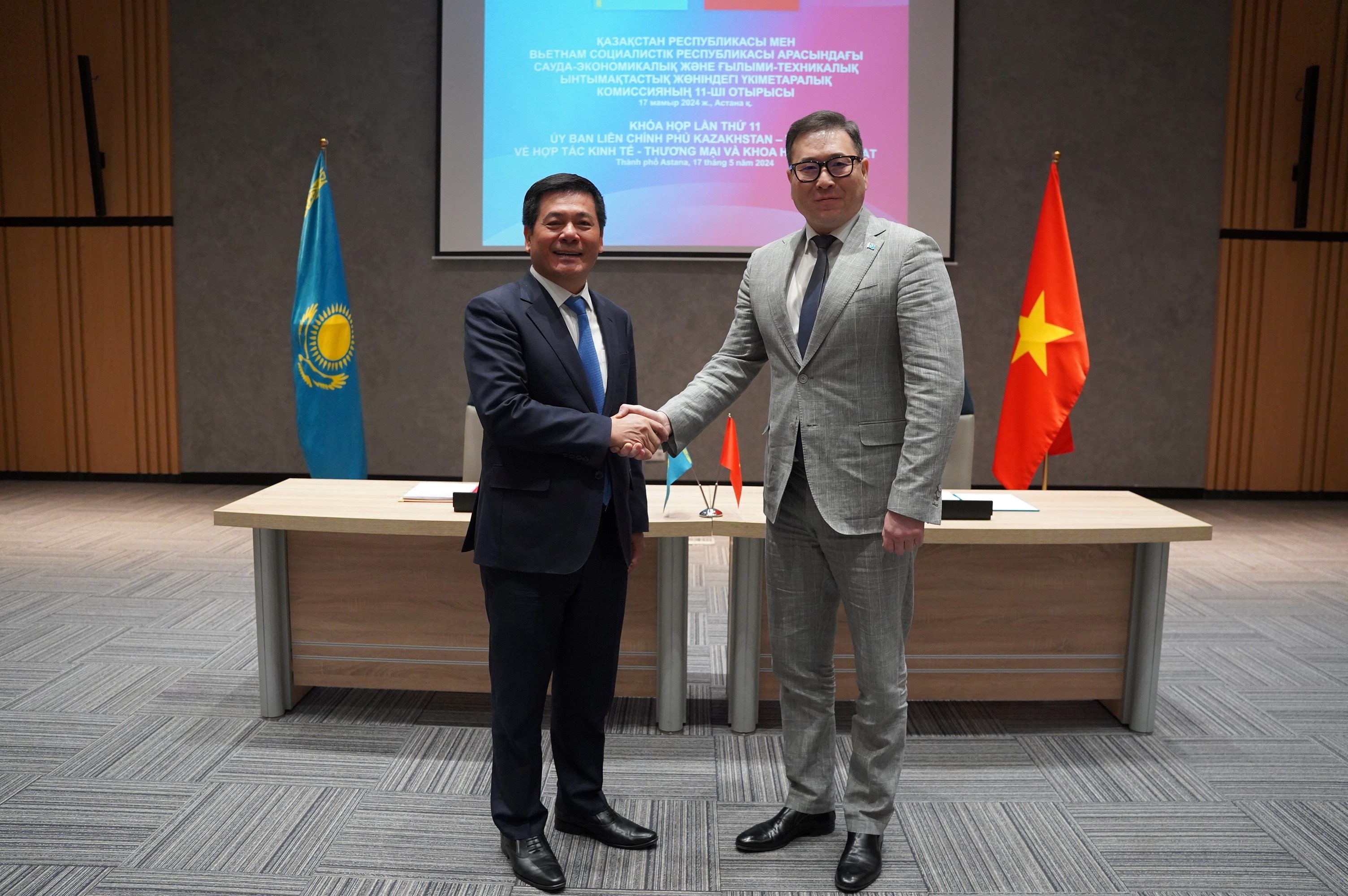 Chùm ảnh: Khóa họp lần thứ 11 UBLCP Việt Nam - Kazakhstan Chùm ảnh: Khóa họp lần thứ 11 UBLCP Việt Nam - Kazakhstan