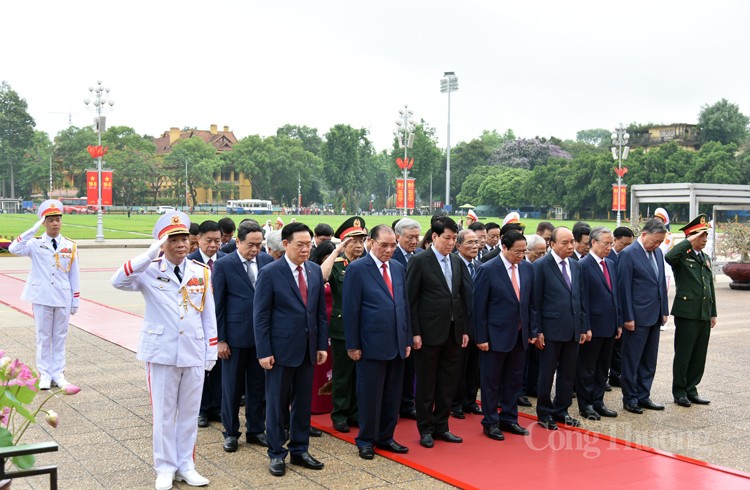 Lãnh đạo Đảng, Nhà nước vào Lăng viếng Chủ tịch Hồ Chí Minh nhân kỷ niệm Ngày sinh của Người