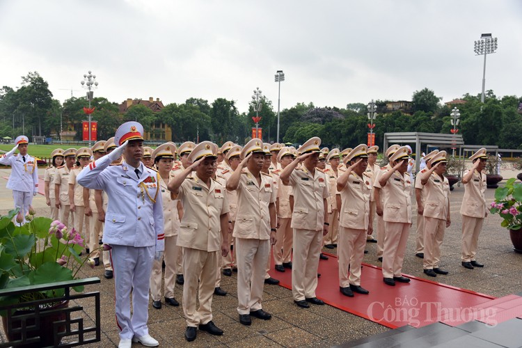 Lãnh đạo Đảng, Nhà nước vào Lăng viếng Chủ tịch Hồ Chí Minh nhân kỷ niệm Ngày sinh của Người