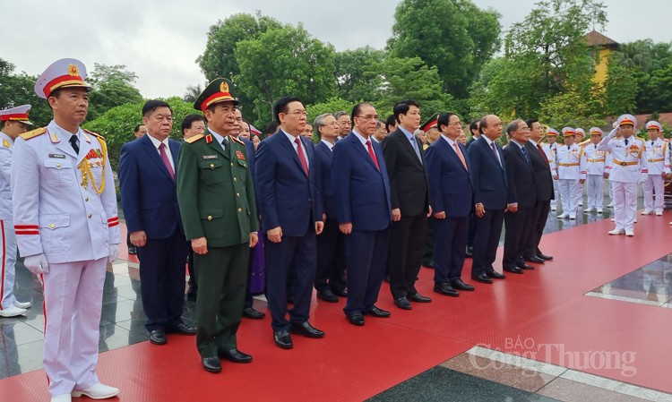 Lãnh đạo Đảng, Nhà nước vào Lăng viếng Chủ tịch Hồ Chí Minh nhân kỷ niệm Ngày sinh của Người