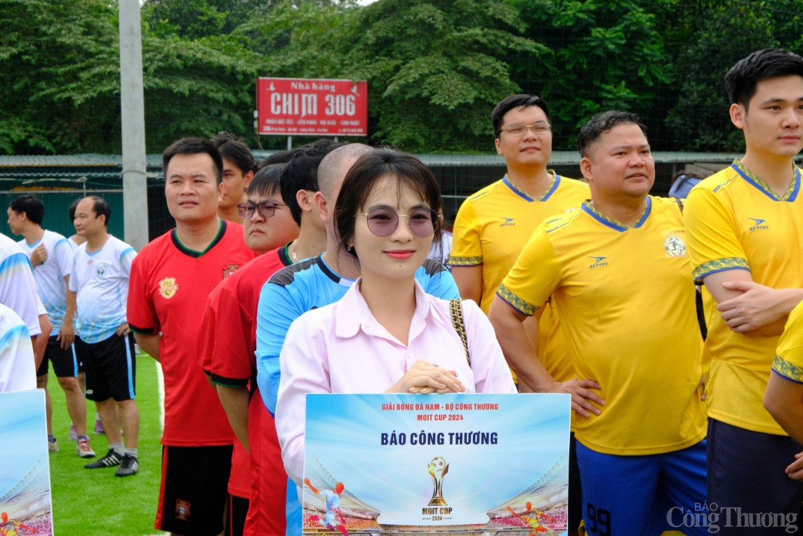 15 đội bóng tranh tài ở giải bóng đá nam Bộ Công Thương - MOIT CUP 2024