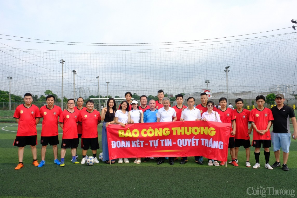 15 đội bóng tranh tài ở giải bóng đá nam Bộ Công Thương - MOIT CUP 2024