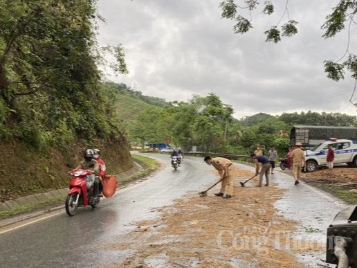 Cảnh sát giao thông Tuyên Quang lan toả nghĩa cử cao đẹp