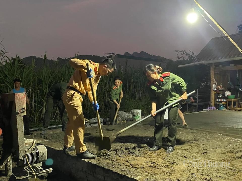 Cảnh sát giao thông Tuyên Quang lan toả nghĩa cử cao đẹp