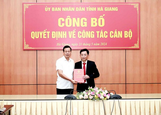 Hà Giang công bố quyết định về công tác cán bộ