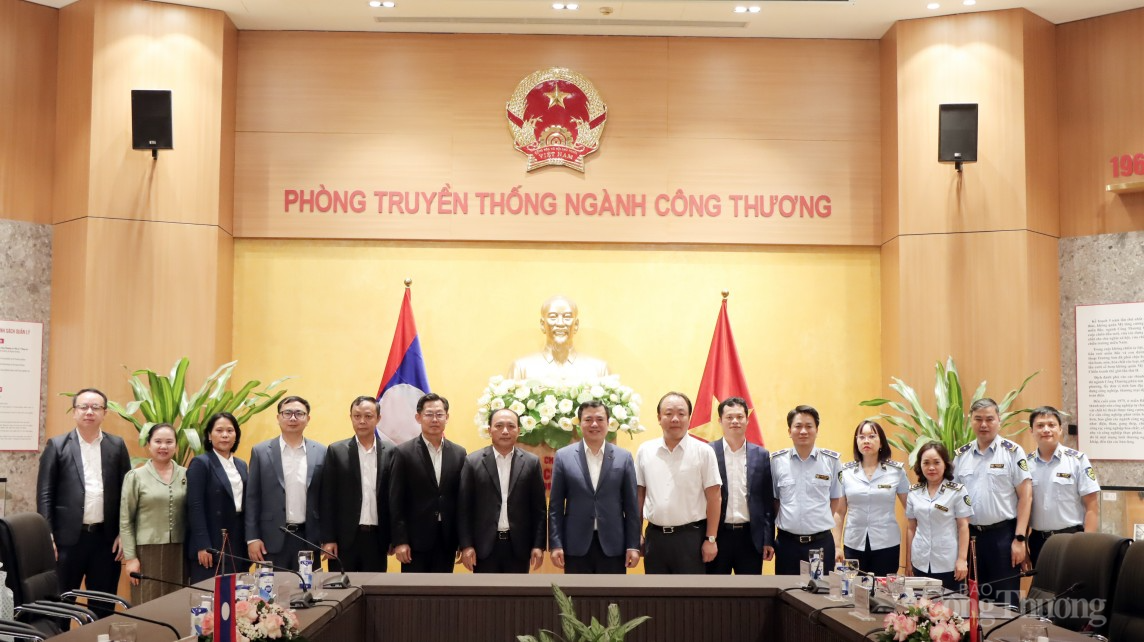 Việt Nam - Lào: Đẩy mạnh hợp tác phòng, chống vi phạm pháp luật trong kinh doanh