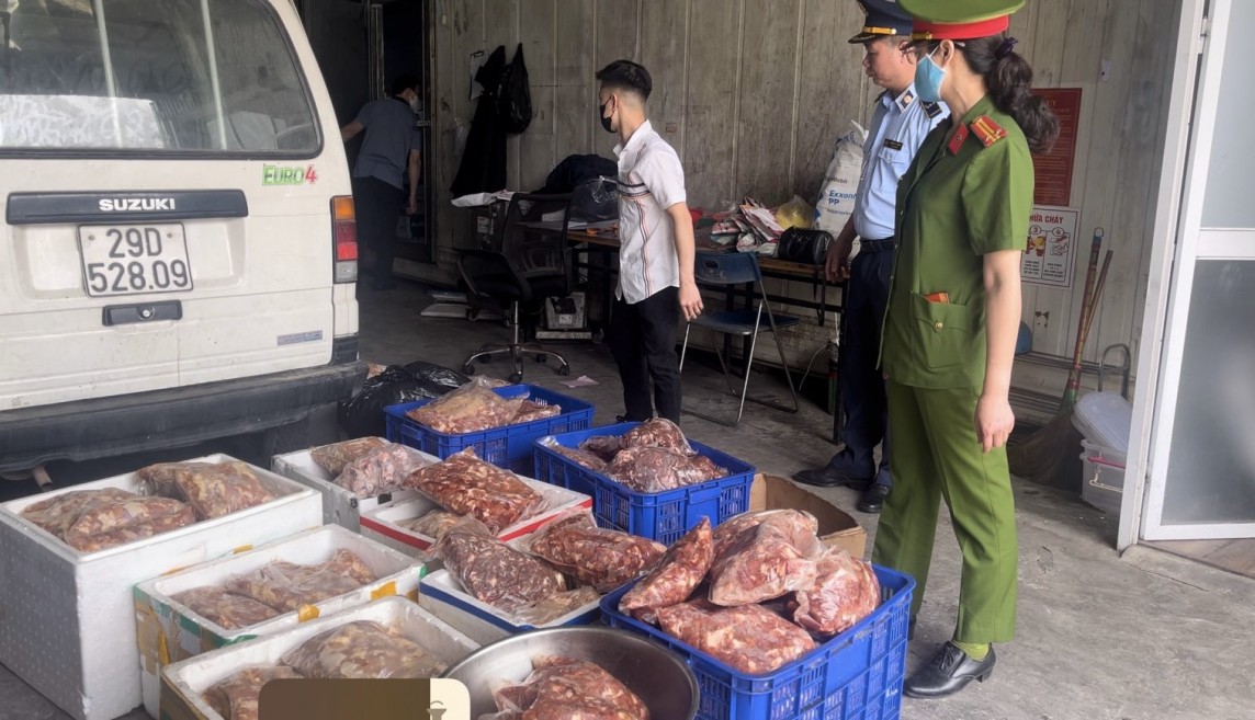 Hà Nội: Tăng số vụ, số tiền phạt, trị giá hàng tiêu hủy trong “Tháng hành động vì An toàn thực phẩm”