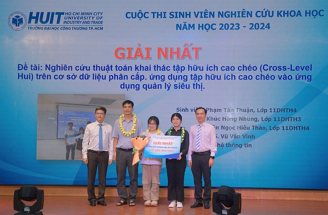 Giải thưởng sinh viên nghiên cứu khoa học HUIT: Nhiều đề tài mang tính ứng dụng cao