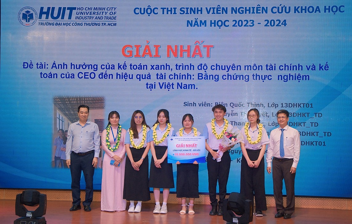 Giải thưởng sinh viên nghiên cứu khoa học HUIT: Nhiều đề tài mang tính ứng dụng cao