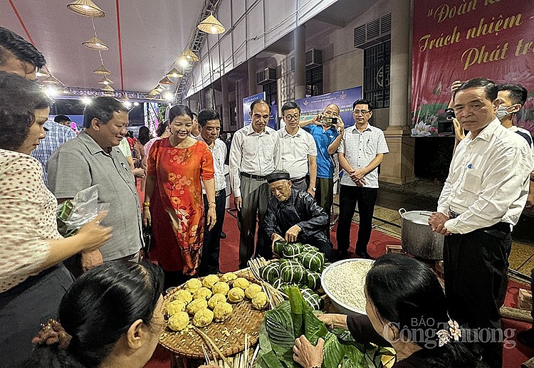 Khai mạc Triển lãm các sản phẩm OCOP, thủ công mỹ nghệ và làng nghề huyện Thanh Trì 2024