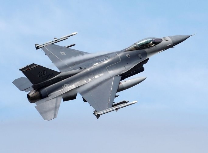 Ukraine đã hối thúc các nước phương Tây cung cấp máy bay chiến đấu F-16 nhằm làm giảm ưu thế trên không của Nga